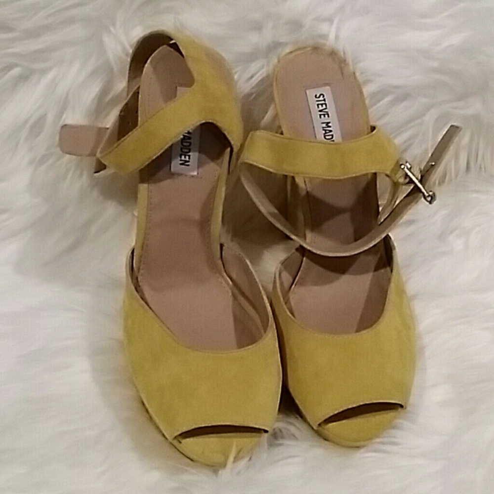 Shoe - Picture 3 of 3